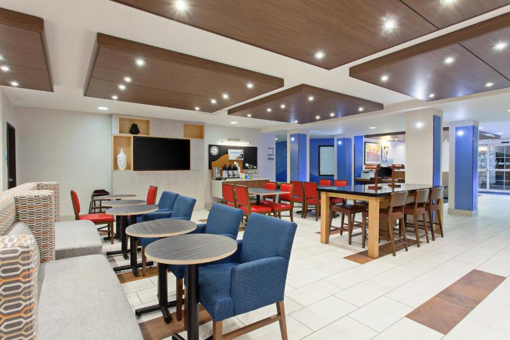ホリデイ イン エクスプレス オークランド エアポート バイ IHG (Holiday Inn Express Oakland Airport By IHG) お料理のイメージ