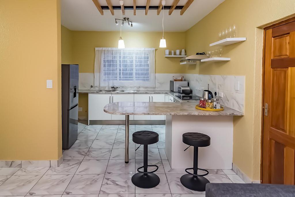 Azies - The Willows, Johannesburg