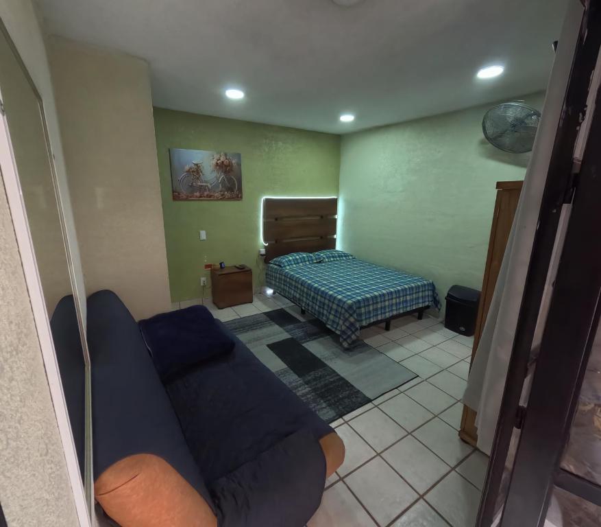 OROZCO HABITACION#2 - 1
