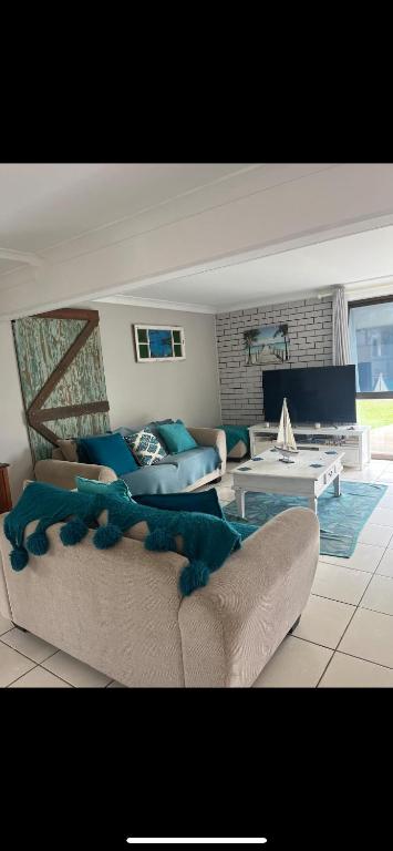 Whalehouse, Bongaree