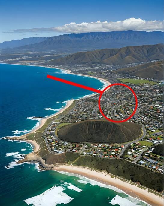 Coastlight - Modern Beachside Studio in Woonona, Woonona