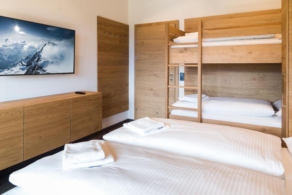 Two Bedroom Apartment with Balcony - Top 20