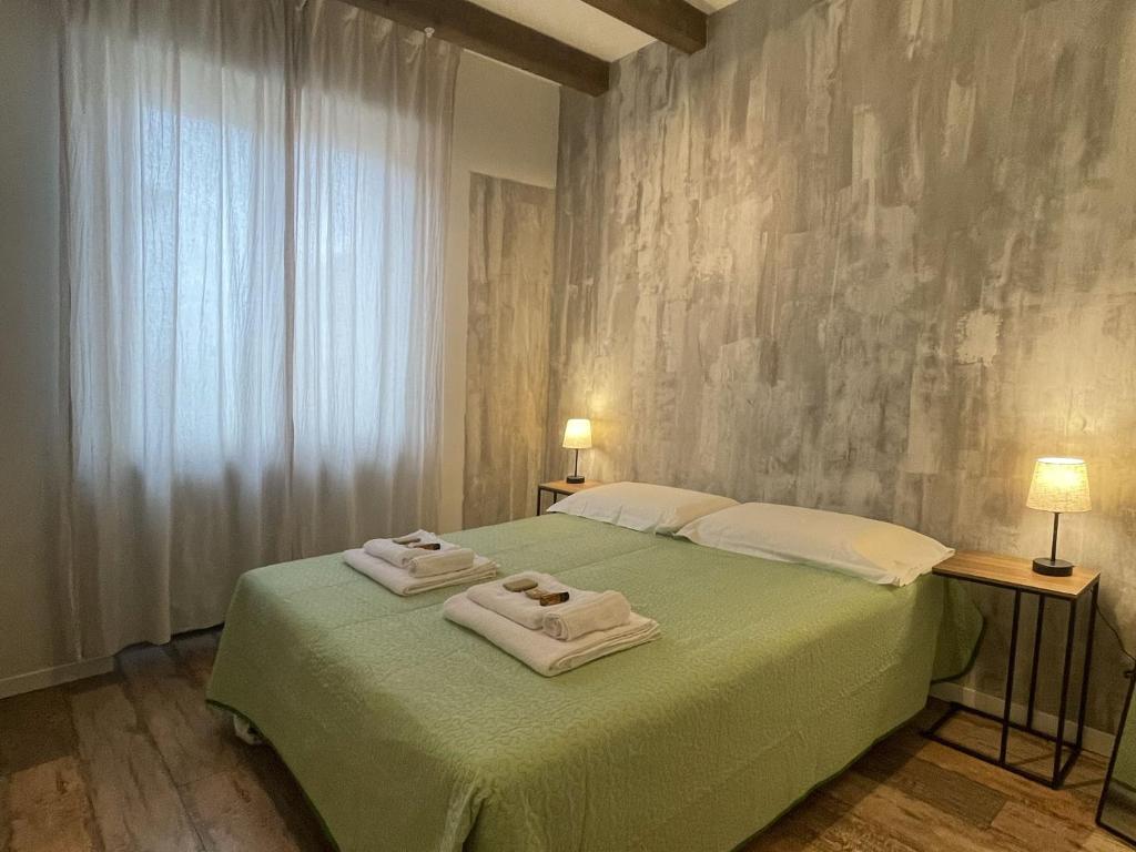 Holyday Luxury Apartment with Jacuzzi Tub - 4
