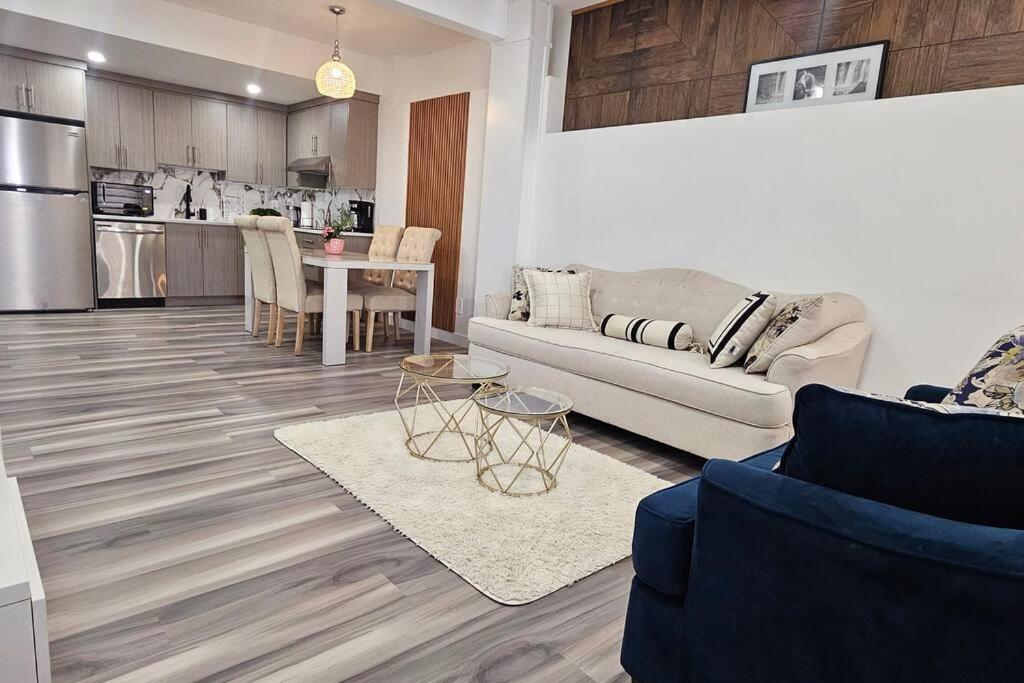 Serenity&Luxury Redefined - A waterfront adventure, Airdrie