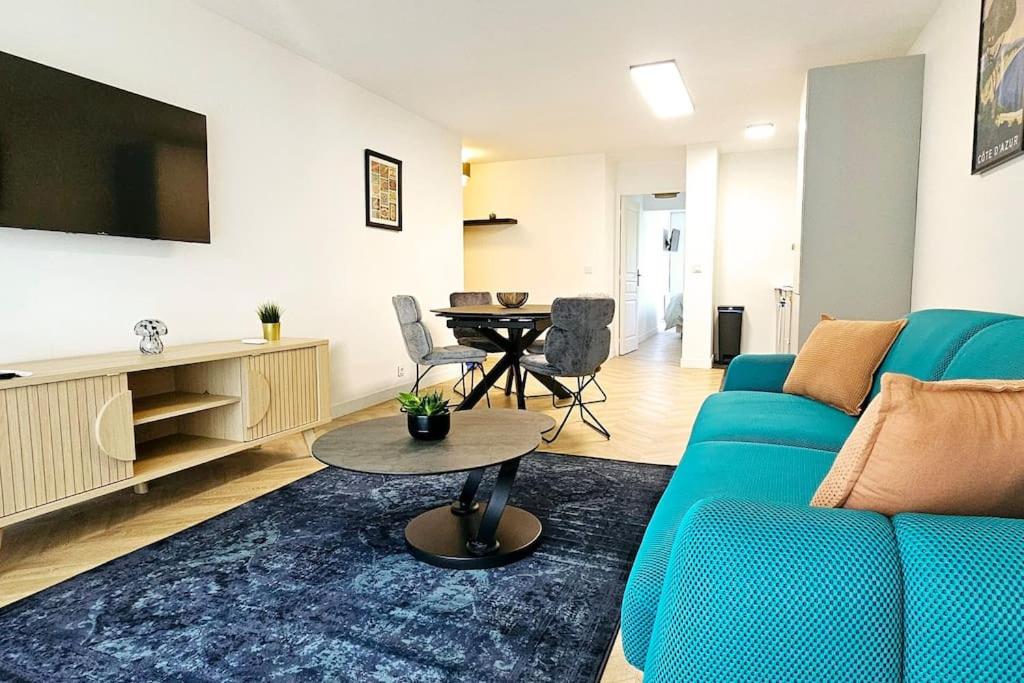 L'élégant 3p, 2ch, 2sdb, clim, wifi gratuit, parking privé, Cannes