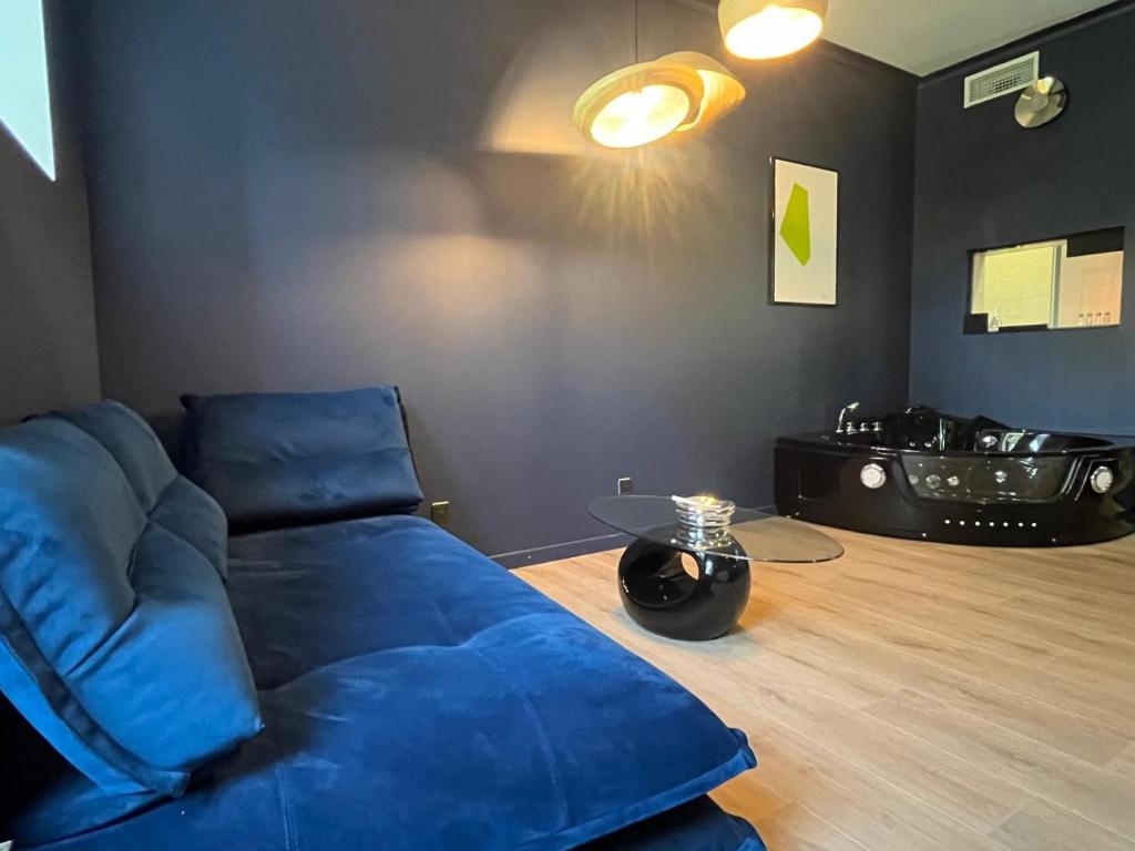Suite avec jacuzzi & terrasse vue sur l'Orb - 3