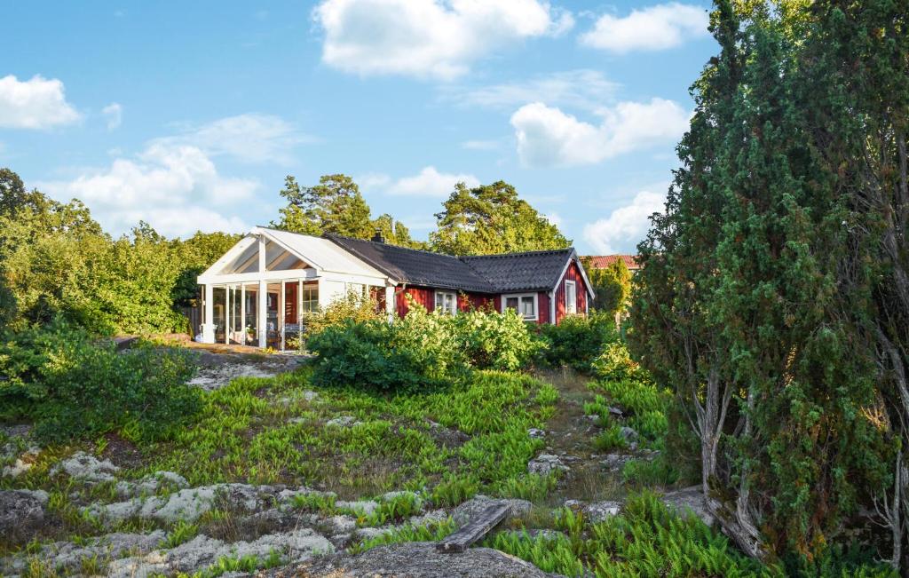 Nice Home In Ronneby With Wifi, Ronneby