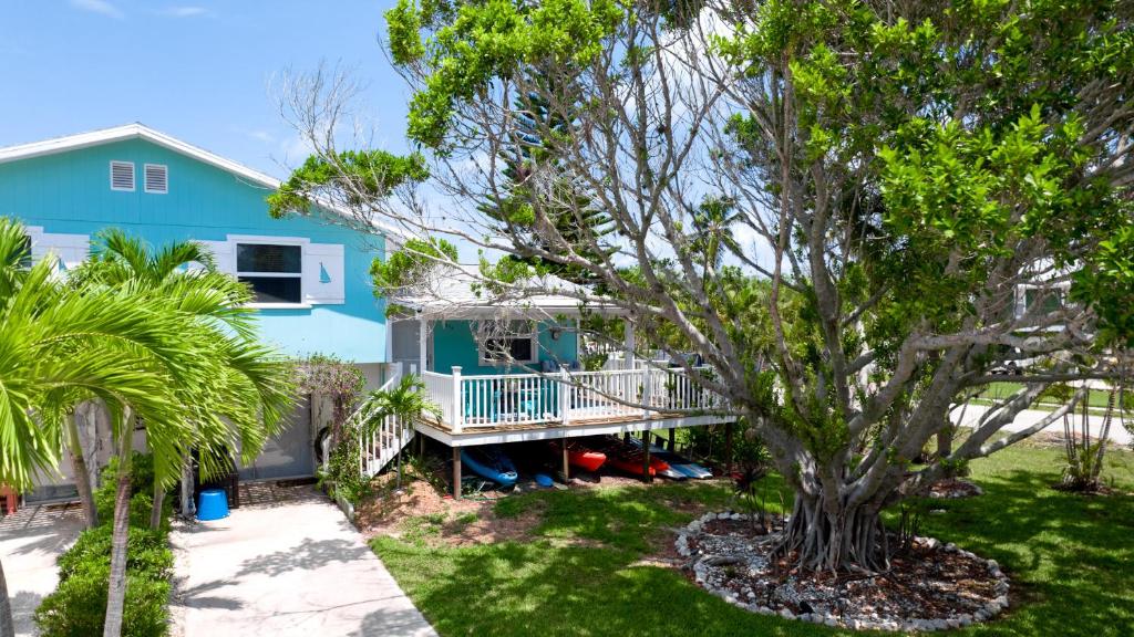 Destination Relaxation, Holmes Beach