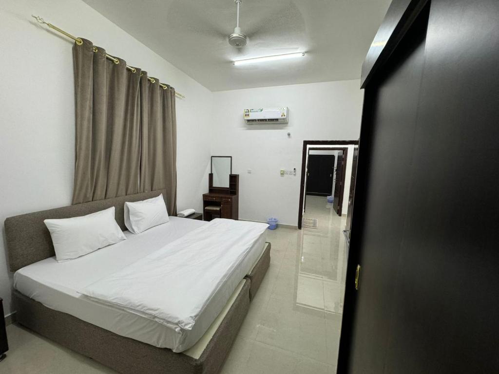 شموخ الجندول 5, Salála