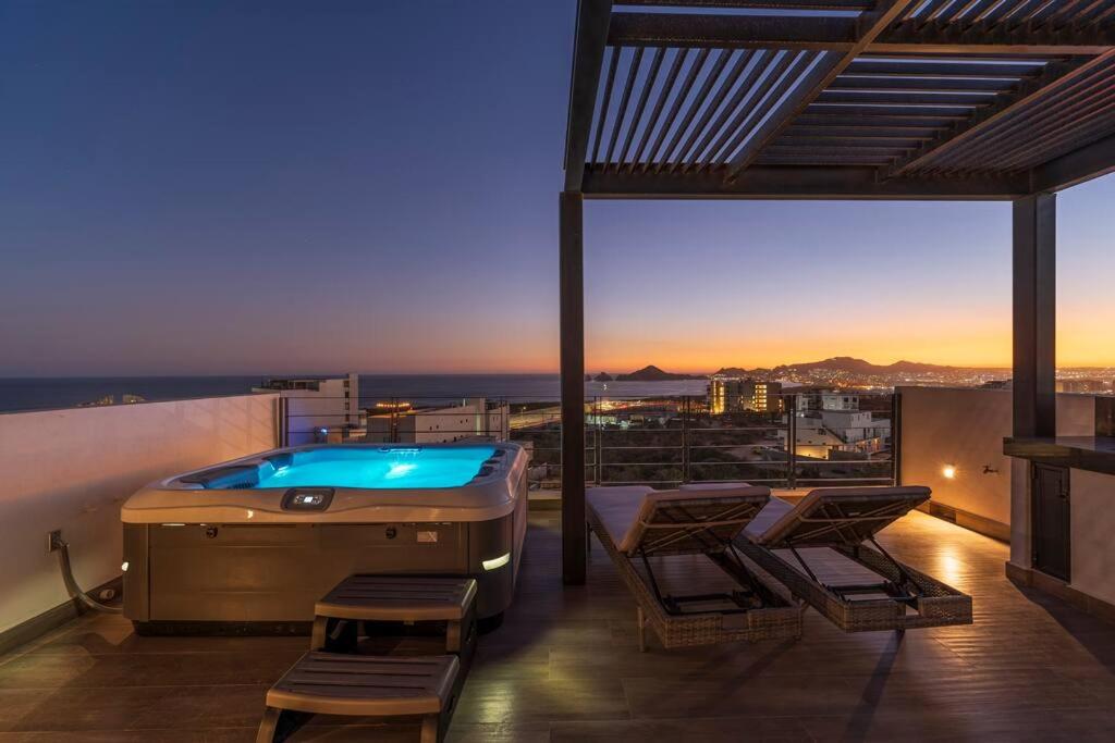 Best view rooftop with heated jacuzzi - 4