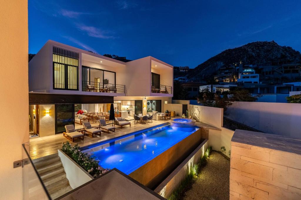 Amazing beach view walk to the beach, Cabo San Lucas