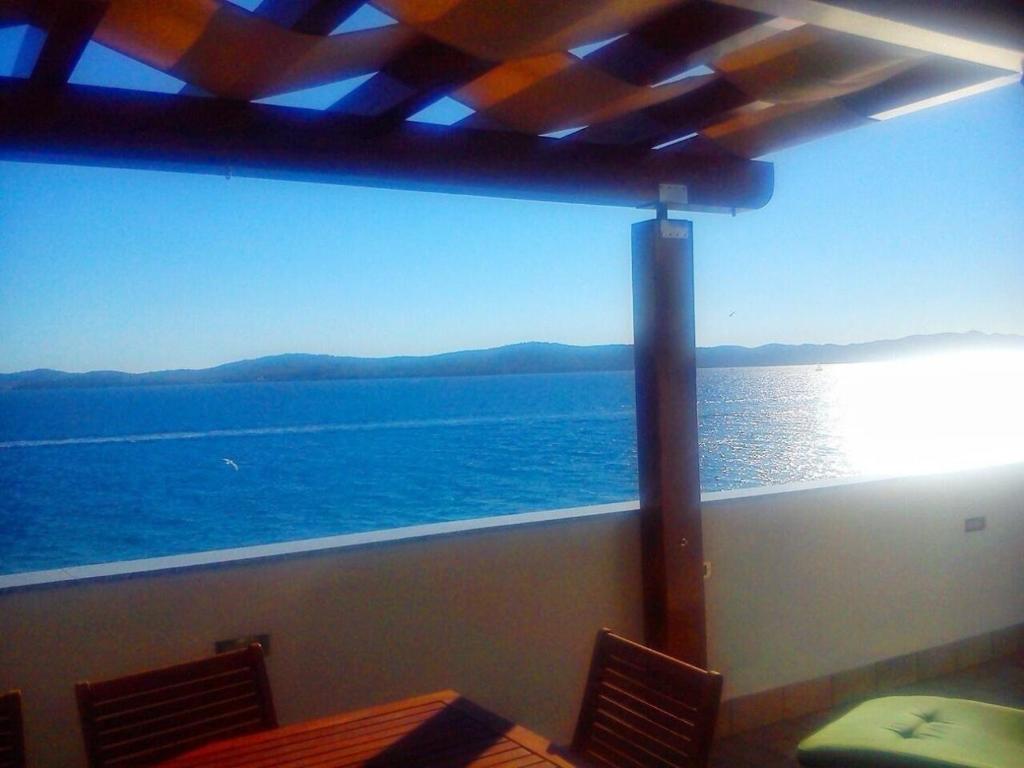 Penthouse mit Balkon für fünf Personen, Bibinje