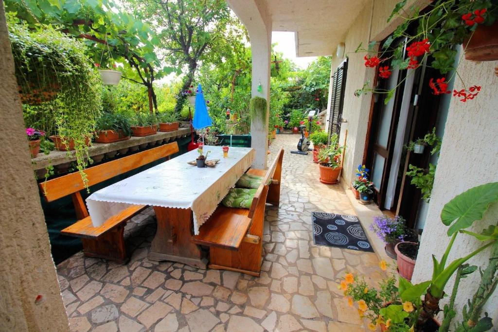 Appartement in Novi Vinodolski mit Großer Terrasse, Novi Vinodolski