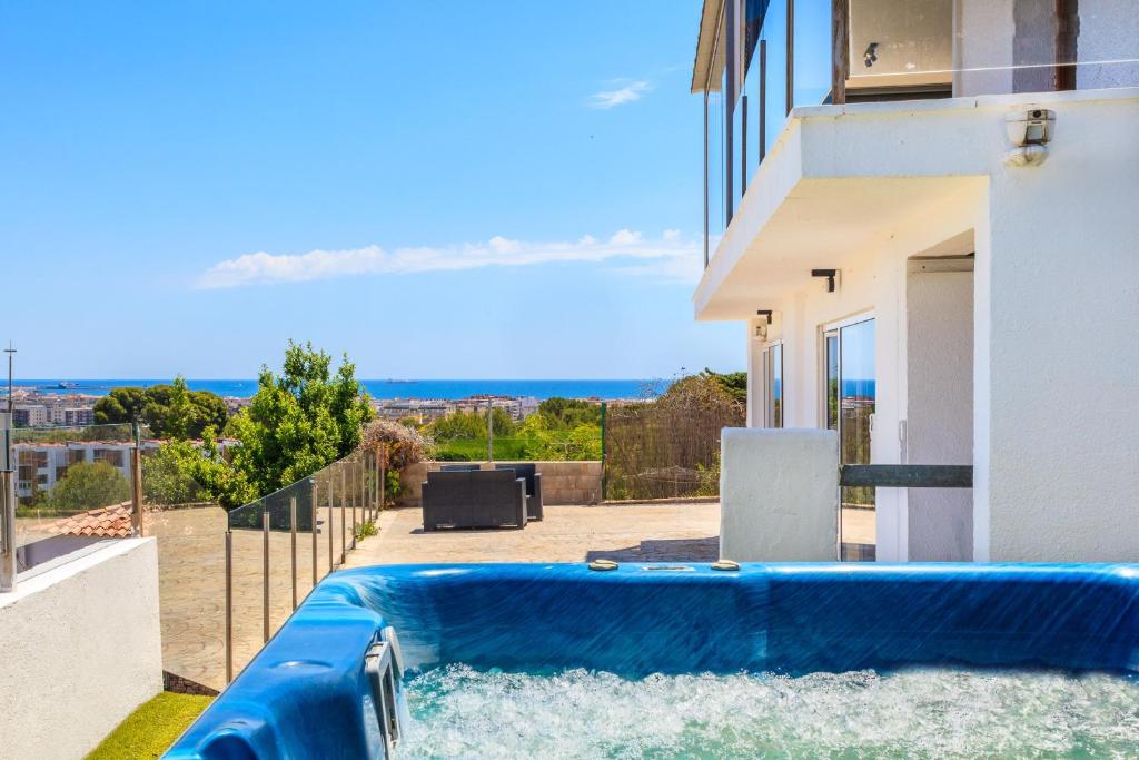 PANORAMIC VILLA - Only Families - 4