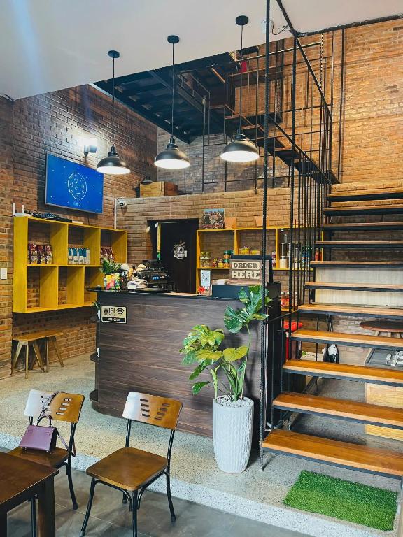 Ami Foreign Center Da Nang Vintage Room &#8211; Large Windows, Have balcony &#038; Use Terrace