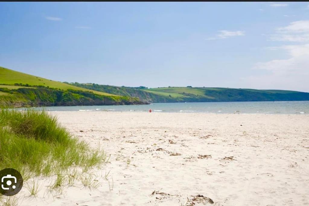 The Driftwood Den, Tywardreath - pet-friendly stay