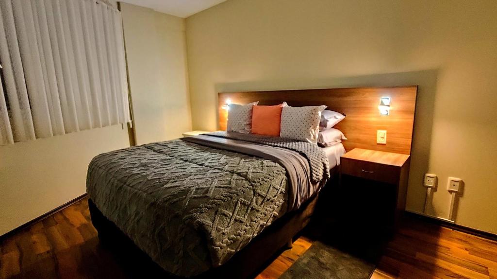 Departamento céntrico y amoblado La Paz - 1