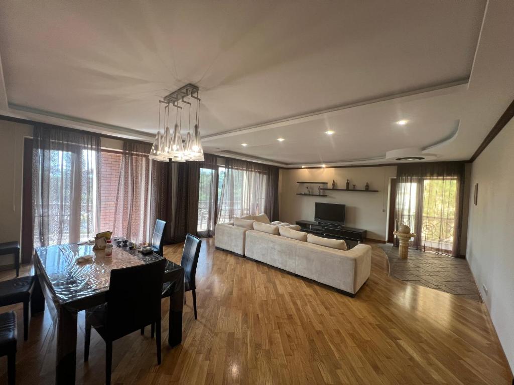 Promenade 2 BDR Apartment, Baku