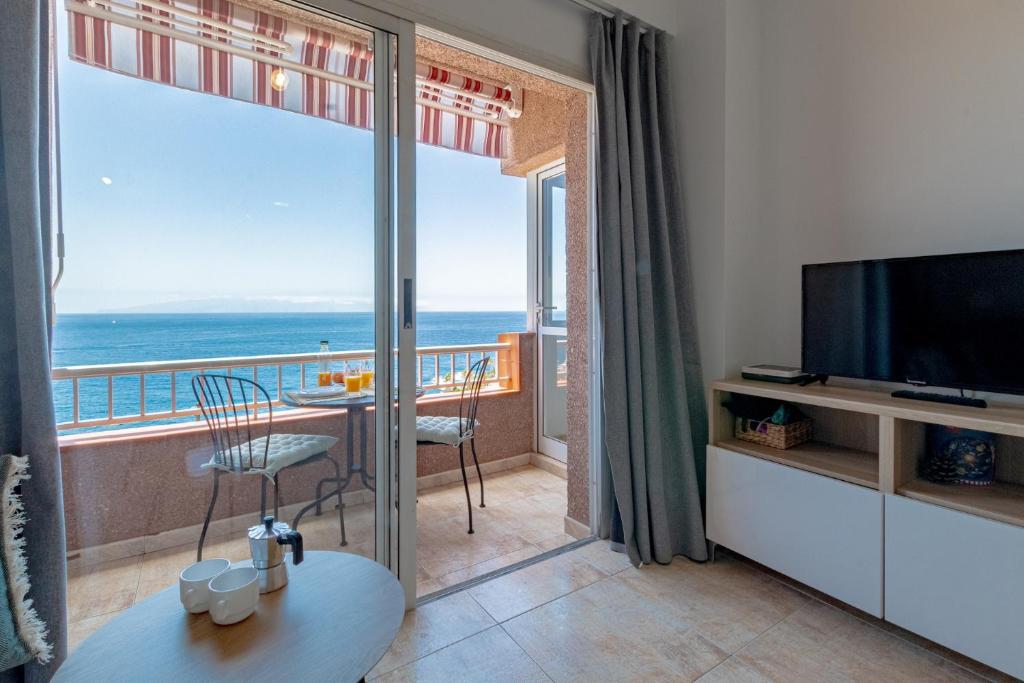 First Line Oceanfront Apt by Dream Homes Tenerife - 3
