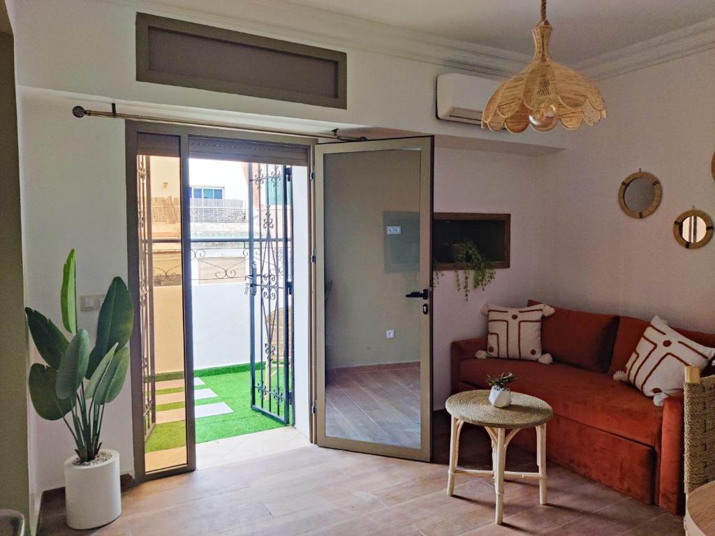 Suite Aurore - Comfy, Cozy & Spacious with Balcony, Maarif