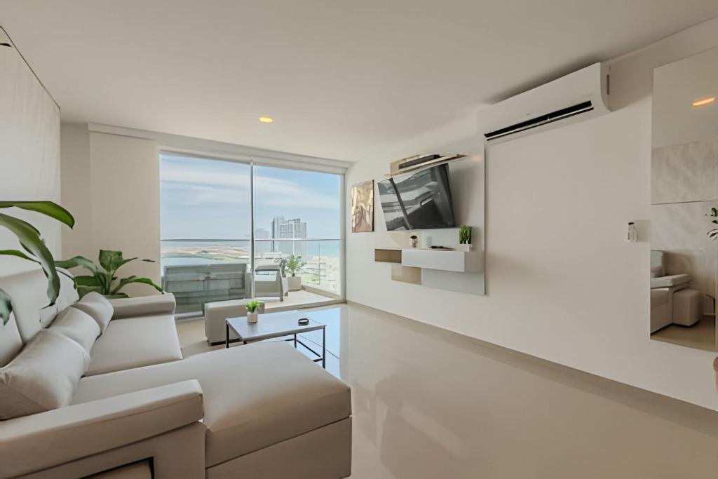 Modern 3BR apartment, Sea View and Historic Center - 2