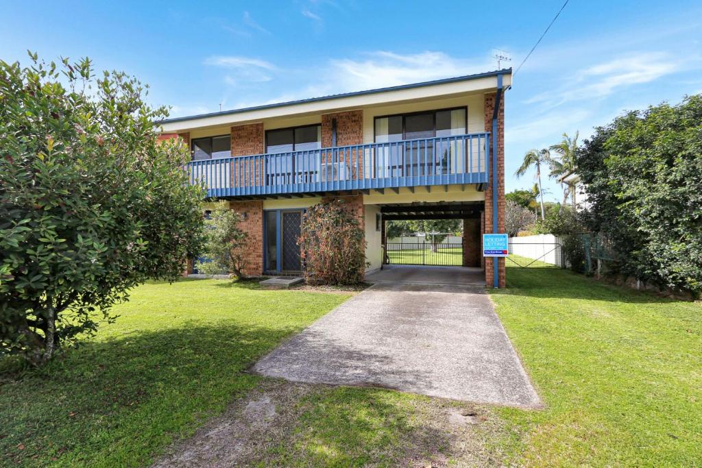 Pet Friendly on Pelican Close to Myall River, Hawks Nest