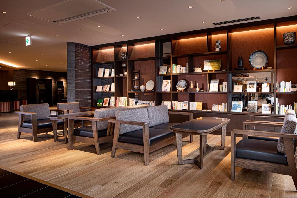 Shared lounge/TV area