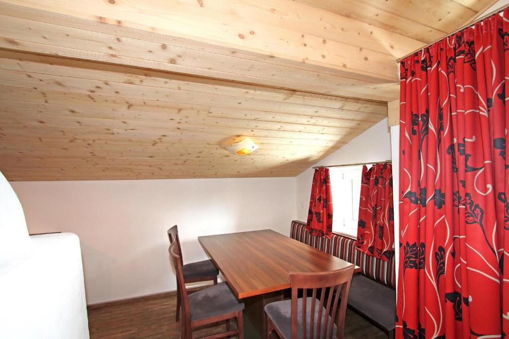 Ferienwohnung Königsleiten 2 - Top 1 - 5