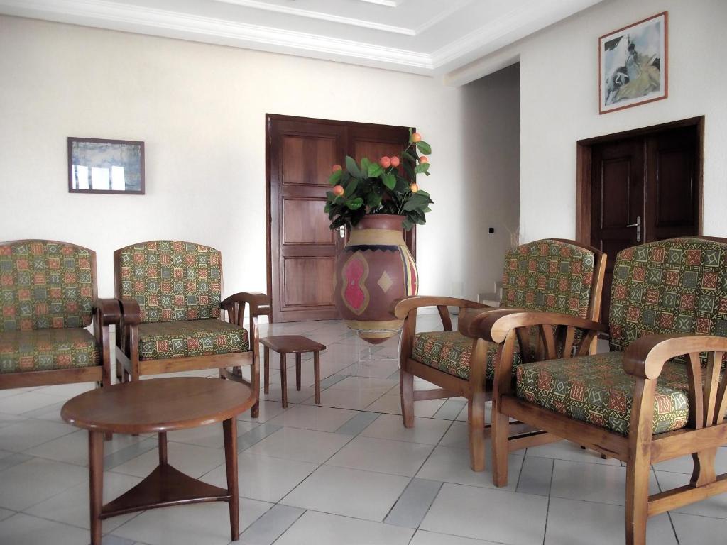 フロント・ロビー