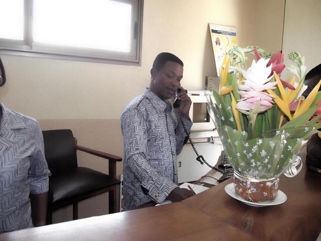 フロント・ロビー