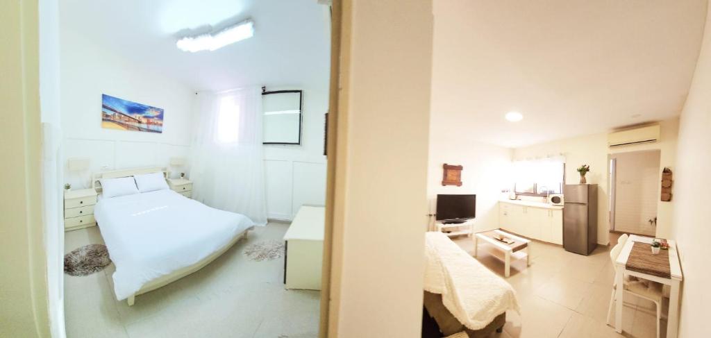 פינה קטנה בערבה, Beʼer Ora