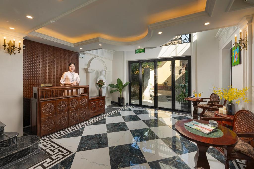 Tam Coc Mountain Sunset and Garden Hotel