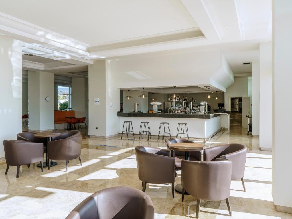 Alua Atlantico Golf - All Inclusive — Restaurant & bars in Golf Del Sur, Canary Islands