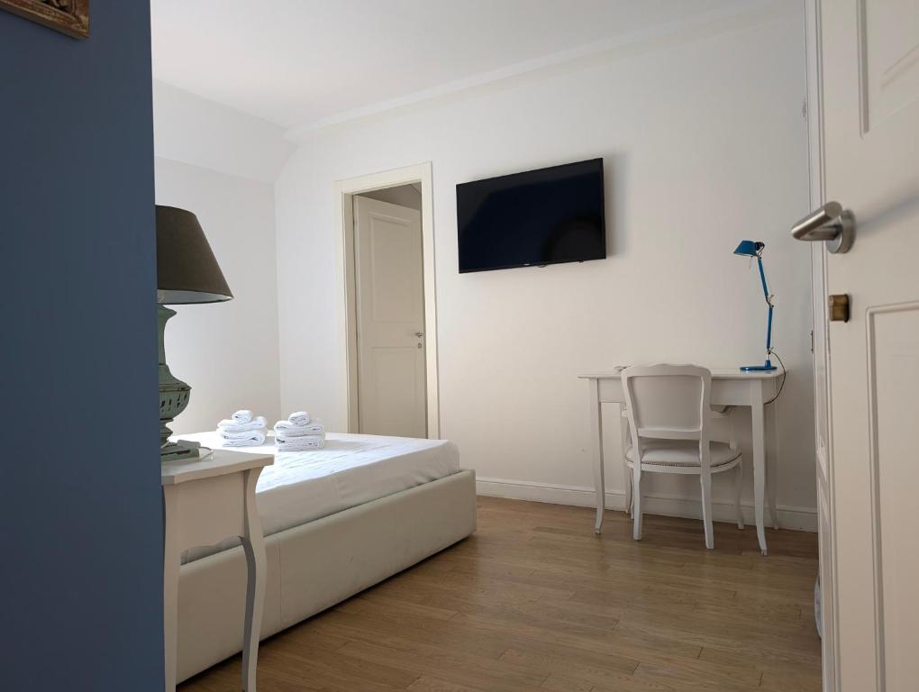 Cosmopolitan Central Rooms - 2