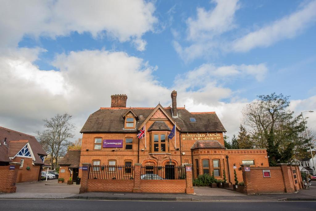 Harefield Manor Hotel photo