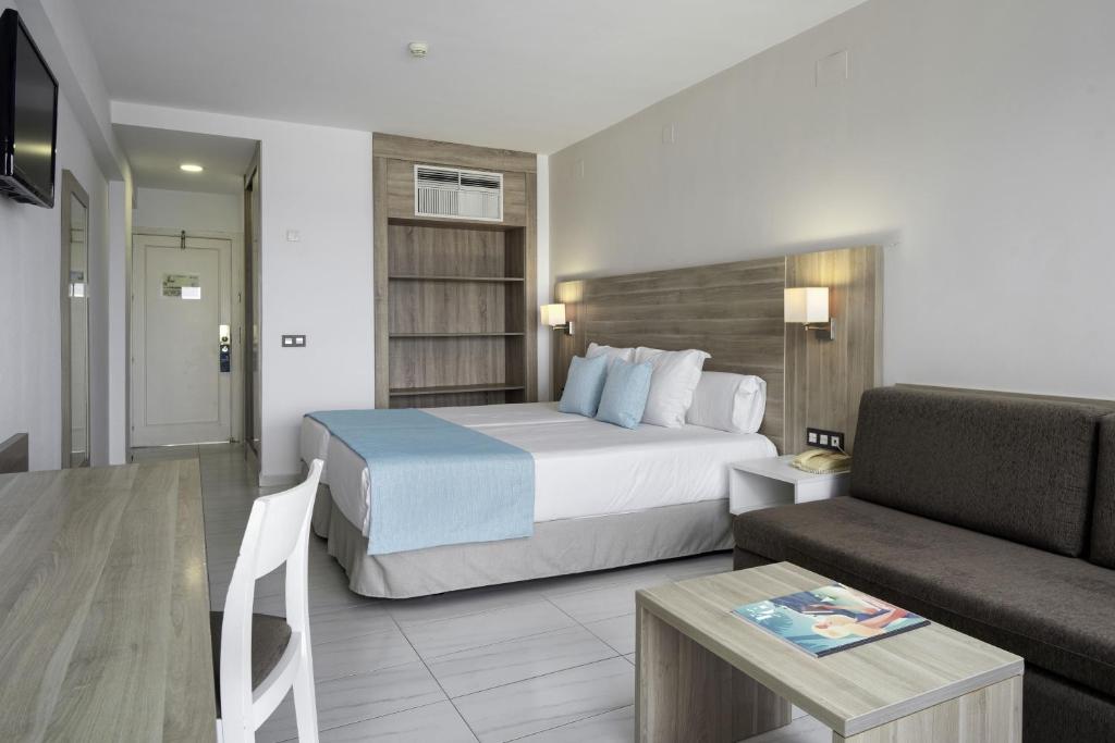 Alua Golf Trinidad — Hotel rooms in Roquetas de Mar, Andalusia
