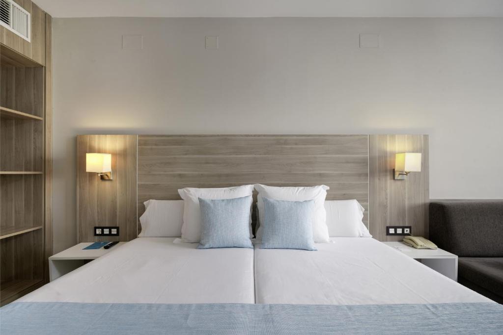 Alua Golf Trinidad — Hotel rooms in Roquetas de Mar, Andalusia