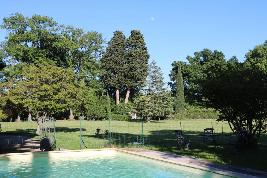 Mas Provencal Monteux 84170, Althen-des-Paluds