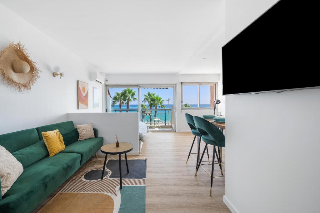 Cosy & Chill Appartements - Superbe vue mer, Wifi & Clim, Cagnes-sur-Mer