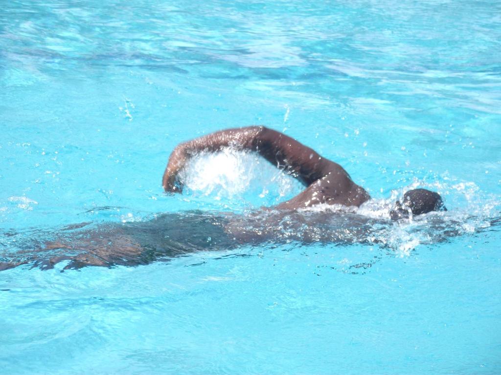 スイミングプール