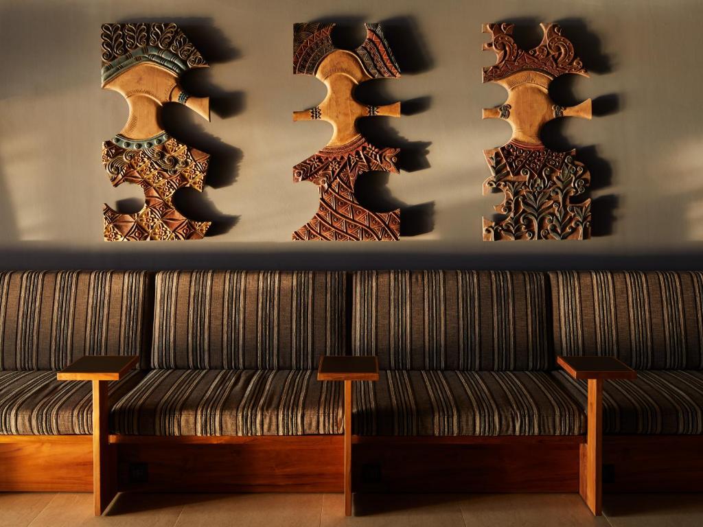 Shared lounge/TV area