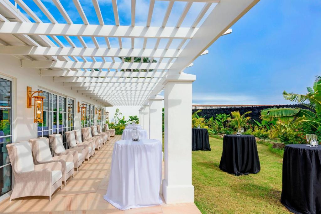 Sheraton Samoa Aggie Grey's Hotel & Bungalows