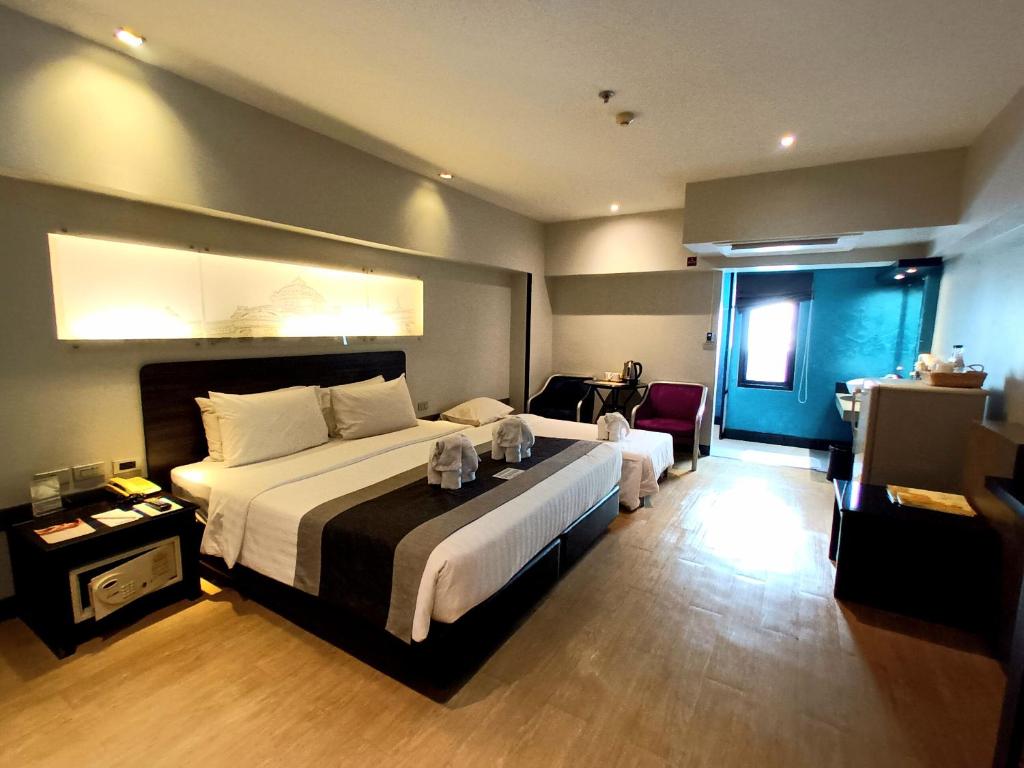 Bangkok Nouvo City Hotel room