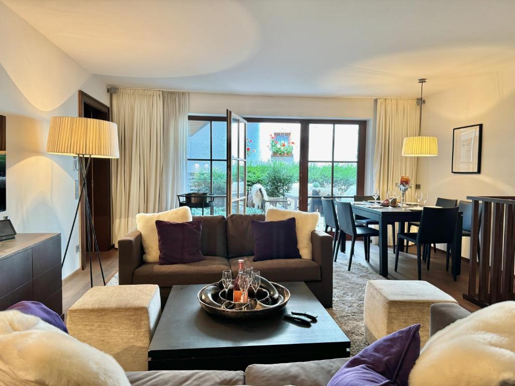 KITZ DELUXE SUITE 1 & 2 im Zentrum mit eigenem SPA & PARKEN by belle-stay - 5