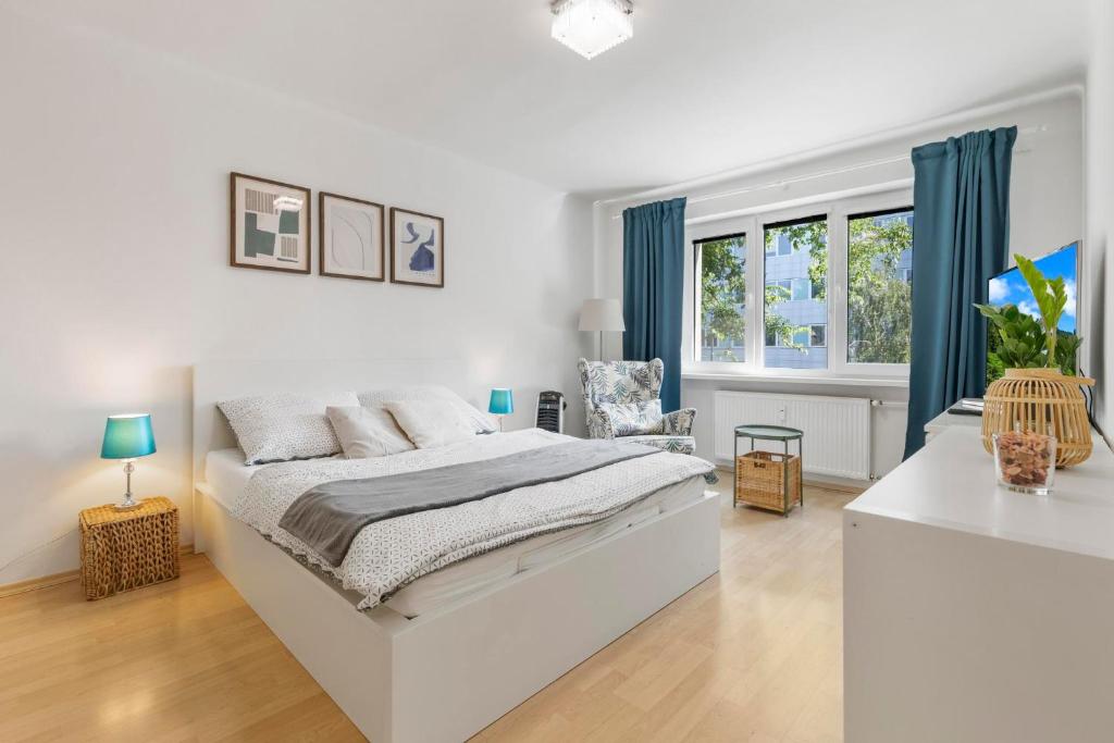 Mango apartment, Nivy