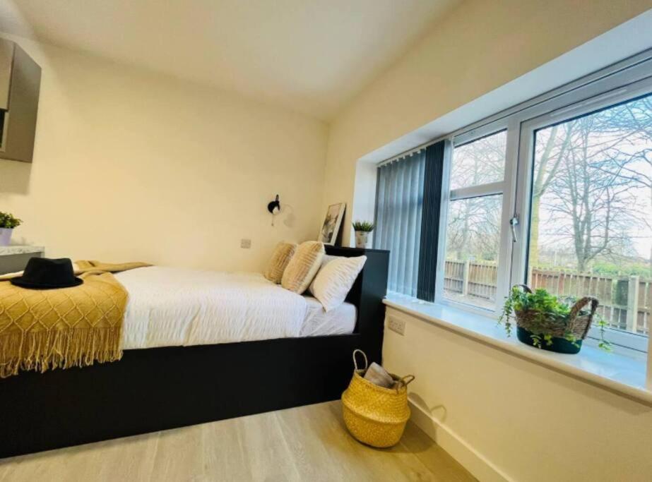 Up to 30 off OnPoint Apartments Convenient Studio Apartment Old