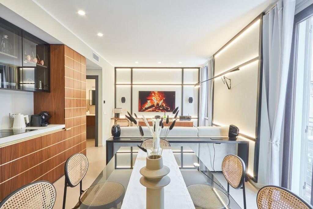 Easylife - Luxury Design Apartment with Jacuzzi, Milán