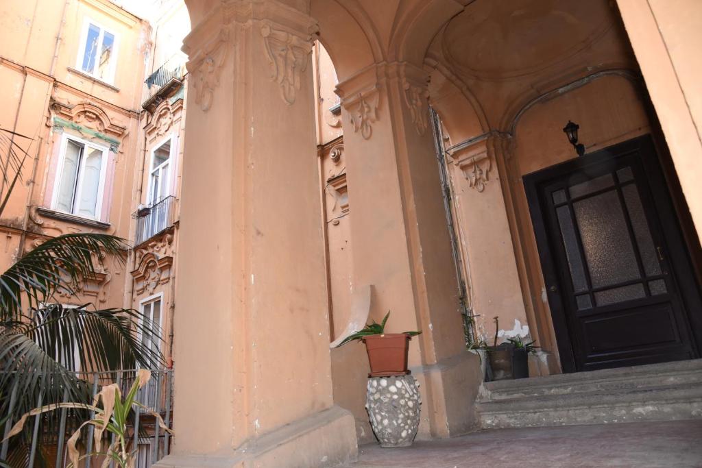 Costigliola Baroque Palace Flat next MANN Museum - 4