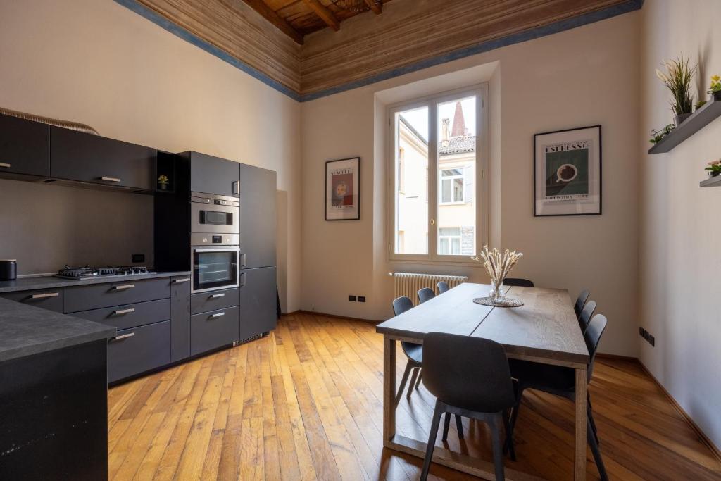 Dimora De' Poeti - Historic 250sqm Luxury Residence in Bologna - 2