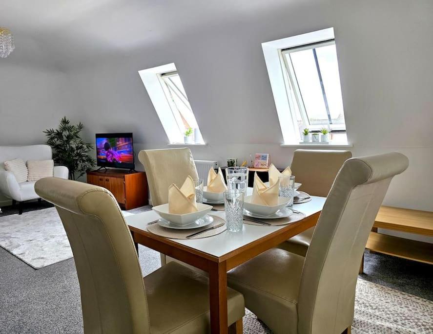 Rooftops - Quiet Cosy Pied-à-terre in the heart of Colchester, Colchester